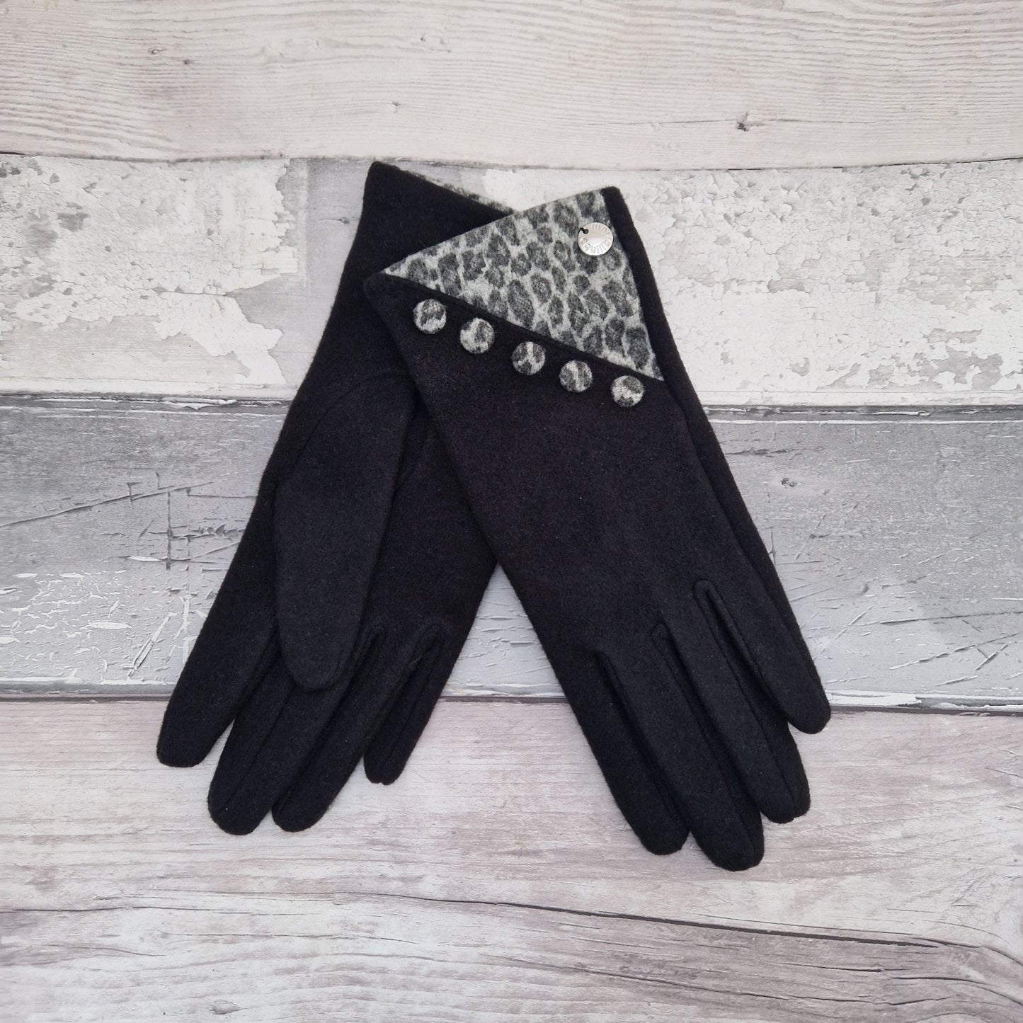 Black Leopard Print Boxed Gloves