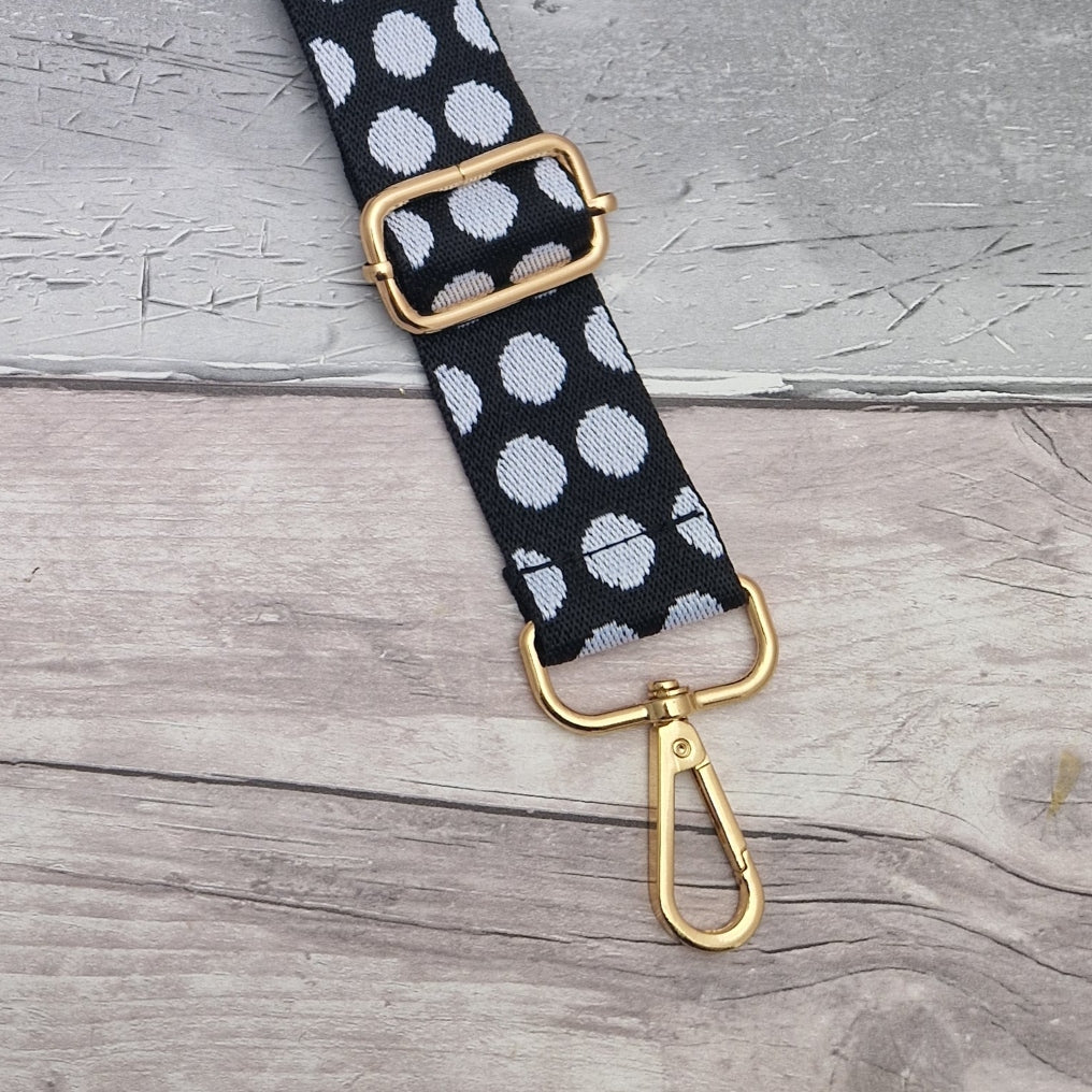 Black and white bag strap hotsell