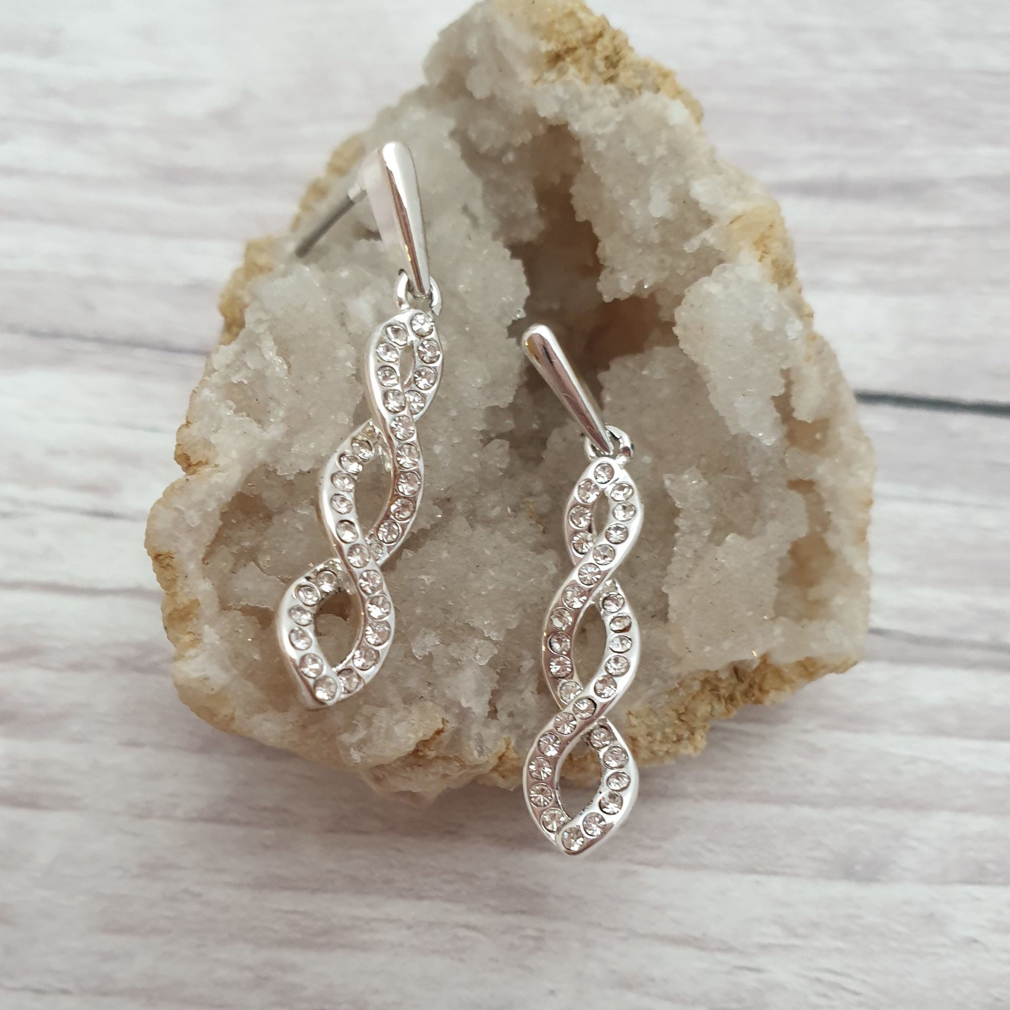 Diamond hot sale twist earrings